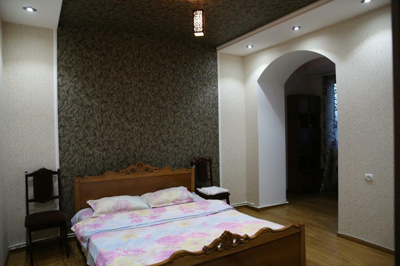 Srtashyan Apartments - Gorky Street Gjumri Exteriör bild